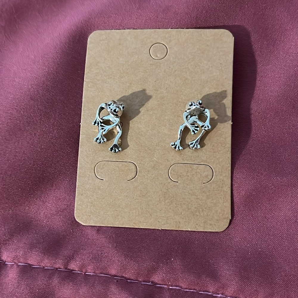 Frog 🐸Earrings Silver Dangle Post Vintage Look Hanging 2 Part